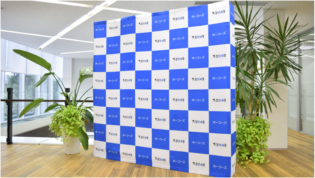 バックパネル(バックボード)のご紹介｜BLOG｜大判印刷の大型出力屋